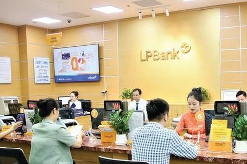 Cổ phiếu LPB tăng kịch trần trong ngày chốt quyền trả cổ tức