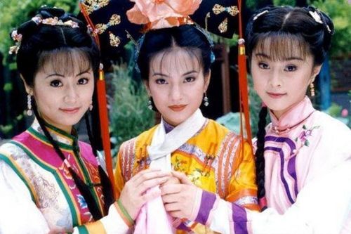 Quỳnh Dao từng thẳng thừng nhận xét Phạm Băng Băng 'sẽ mãi là hầu gái', nhìn bức ảnh 3 mỹ nhân 'Hoàn Châu Cách Cách' là thấy rõ