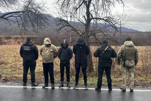Hai công dân Ukraine giả chết để chạy trốn ra nước ngoài bị bắt giữ tại trận