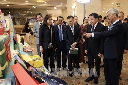 Việt Nam – Lào cụ thể hóa tiềm năng hợp tác đầu tư thương mại