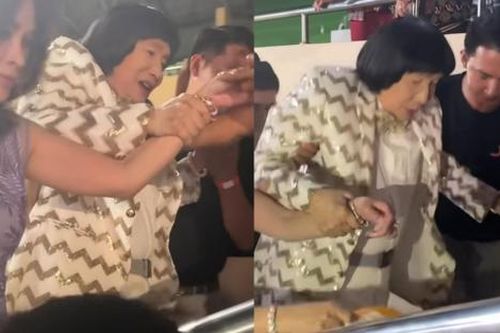 NSND Minh Vương được dìu lên sân khấu khi đi diễn, tình trạng sức khỏe khiến khán giả xót xa