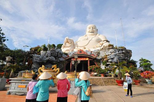 Chiều trên núi Cấm