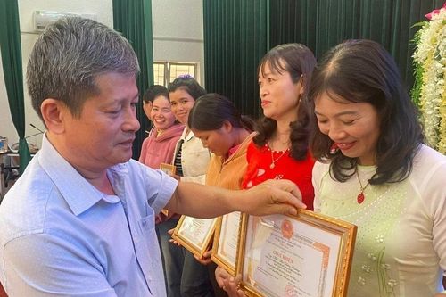 Ia Grai: Khen thưởng 51 tập thể và cá nhân thực hiện tốt công tác dân số