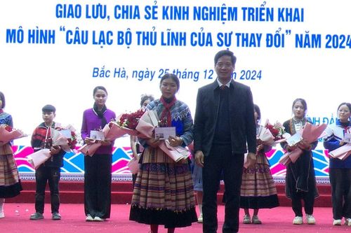 Bắc Hà tổ chức chương trình giao lưu Câu lạc bộ 'Thủ lĩnh của sự thay đổi'
