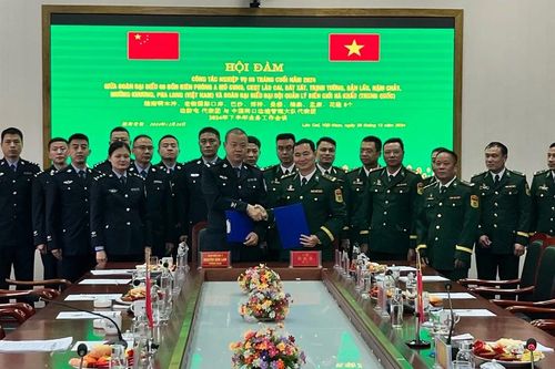 8 đồn biên phòng tỉnh Lào Cai (Việt Nam) hội đàm với các đơn vị quản lý biên giới huyện Hà Khẩu, tỉnh Vân Nam (Trung Quốc)