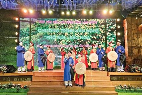 NHÀ VĂN HÓA LAO ĐỘNG TỈNH: Đa dạng các hoạt động hưởng ứng Festival Hoa Đà Lạt
