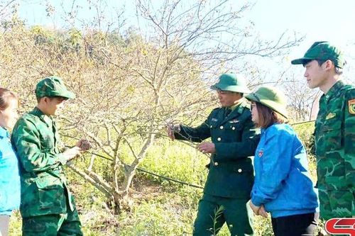 'Ba bám, bốn cùng' với nhân dân, bảo vệ vững chắc chủ quyền an ninh biên giới