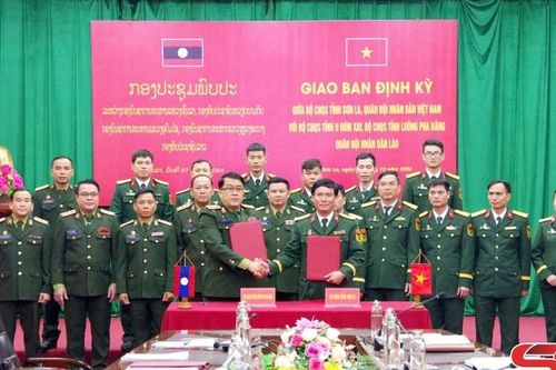 Giao ban định kỳ giữa Bộ CHQS tỉnh Sơn La với Bộ CHQS các tỉnh U Đôm Xay, Luông Pha Băng