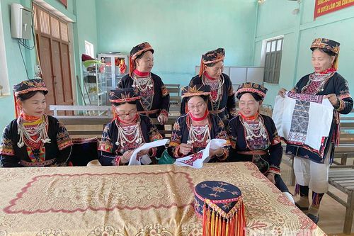 Thôn 2, xã Lang Quán giữ gìn nghề thêu truyền thống