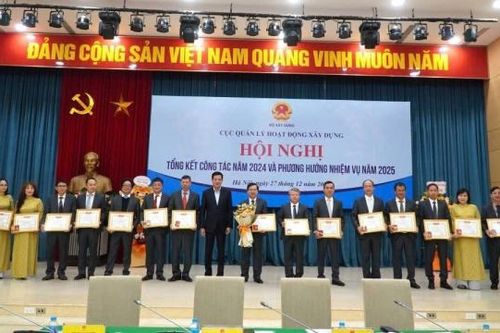 Tiếp tục thực hiện tốt chức năng tham mưu và tổ chức thực hiện công tác quản lý Nhà nước của Bộ Xây dựng