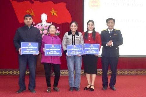 Cục Thuế Yên Bái trao thưởng Hóa đơn may mắn cho 45 tổ chức, cá nhân