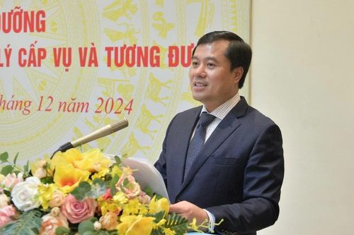 Văn phòng Quốc hội khai giảng Lớp bồi dưỡng lãnh đạo, quản lý cấp Vụ và tương đương