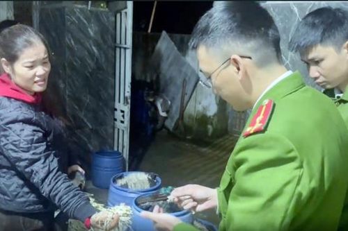 Xử lý nghiêm cơ sở sản xuất, kinh doanh thực phẩm, hàng hóa vi phạm dịp cuối năm