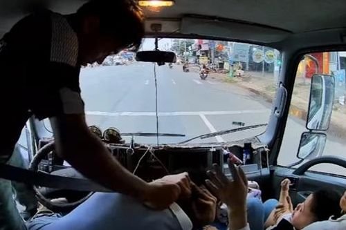 Khởi tố đối tượng đánh tài xế xe tải ở Bình Phước