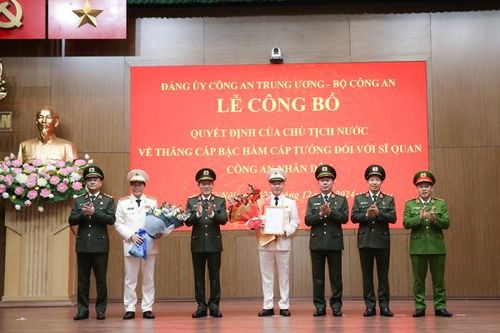 Thăng cấp bậc hàm cấp Tướng, trao phần thưởng cao quý tặng các tập thể, cá nhân
