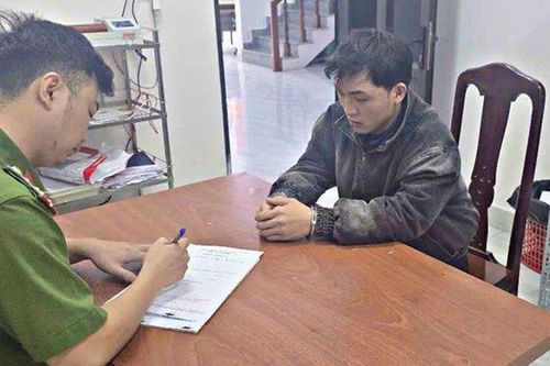 Bất ngờ nguyên nhân người đàn ông đu bám cửa xe taxi văng xuống đường trên cao tốc Liên Khương