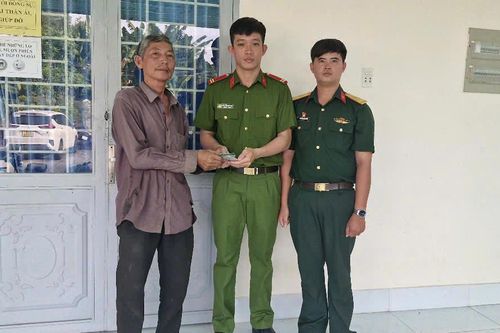 Thiếu úy Quân đội nhặt được số tài sản lớn, nhanh chóng trả lại cho người dân