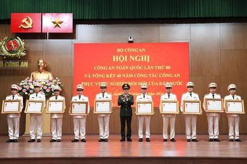 Công an TP.Hồ Chí Minh vinh dự nhận Cờ thi đua của Thủ tướng Chính phủ