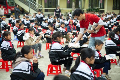 Ninja Van Việt Nam tài trợ 100% chi phí vận chuyển của dự án 'Áo ấm cho em'