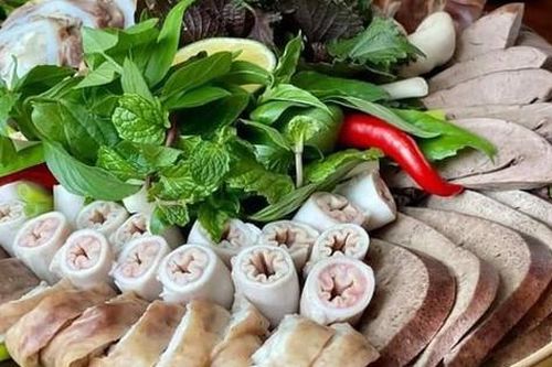 Danh sách các quán lòng lợn ngon nức tiếng ở khắp 9 quận Hà Nội