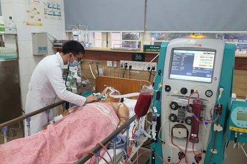 Hóa chất Acetonitrile có trong rượu gây ngộ độc ra sao?