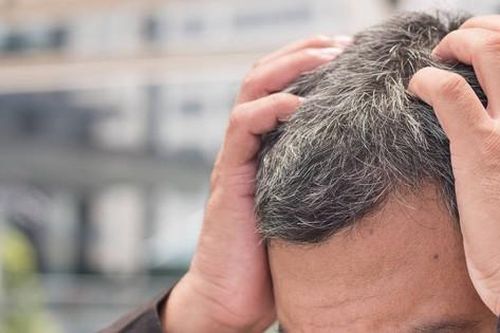 7 giải pháp giúp bạn đối phó với nỗi lo tóc bạc sớm