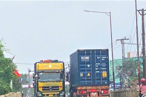 Quảng Nam: Cấm xe sơ mi rơ moóc, xe kéo rơ moóc qua cầu Phong Thử