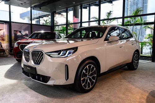 BMW X3 thế hệ mới ra mắt tại Singapore với thiết kế đầy tranh cãi