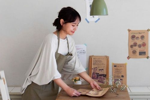 'Chạy' 3 việc làm thêm cùng lúc để chuẩn bị cho Tết Nguyên đán