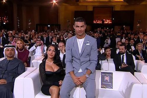 Cristiano Ronaldo 'mách nước', tin rằng bản thân có thể đưa MU vượt qua khó khăn