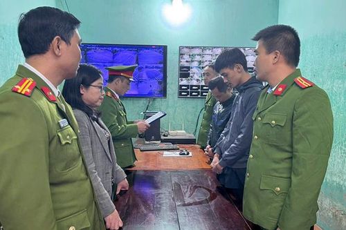 Khởi tố, bắt tạm giam hai đối tượng mạo danh phóng viên để lừa đảo 'chạy án'