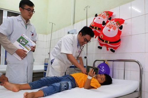 Cứu sống bệnh nhi 8 tuổi bị hai lần ngưng tim do ngộ độc thuốc trừ sâu