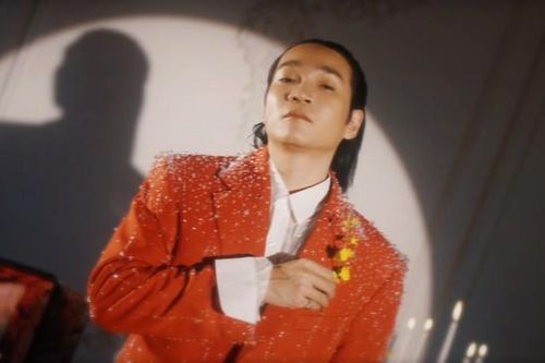 Rapper Wowy tái xuất với hình ảnh lạ, điểm đặc biệt ở ngoại hình khiến netizen bất ngờ
