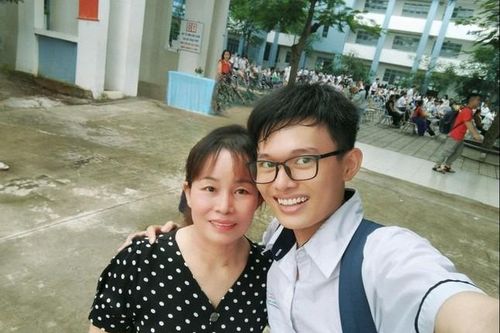 'Thành tích thủ khoa là món quà mình muốn gửi tới mẹ'