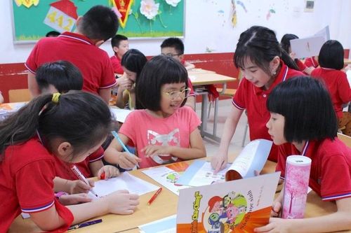 Tiếp 'lửa' cho giáo viên