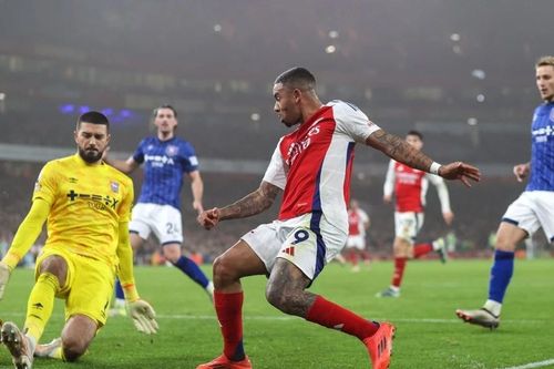 Chùm ảnh: Arsenal thắng chật vật Ipswich, leo lên nhì bảng
