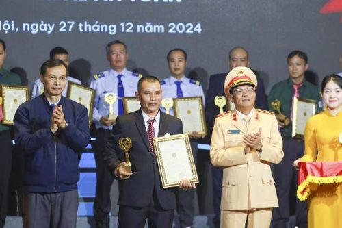 Vinh danh 60 lái xe đạt giải thưởng Vô lăng vàng năm 2024