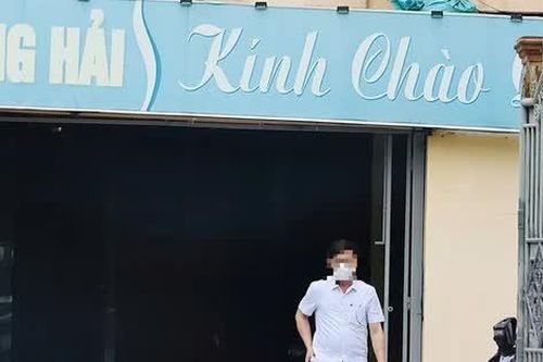 Vào nhà nghỉ thăm 'người em say rượu' chủ tịch xã ở Quảng Bình bị kỷ luật