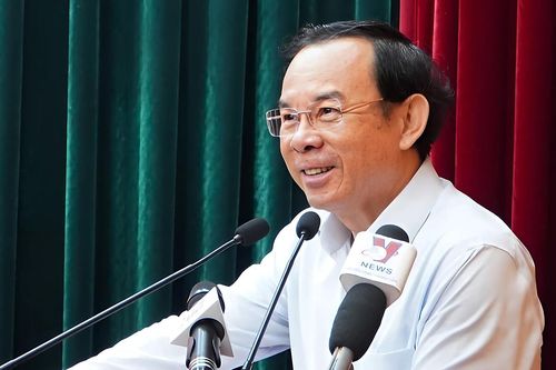 Bí thư TPHCM: 'Xem xét thấu tình đạt lý đối với từng cán bộ thuộc diện sắp xếp'