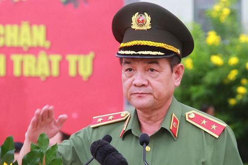 Giám đốc Công an TPHCM nhận Huân chương chiến công hạng nhất
