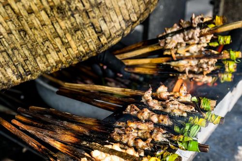 Ngày bán hơn 500 suất, quán bún chả nổi tiếng Nam Định tiết lộ bí quyết trăm năm