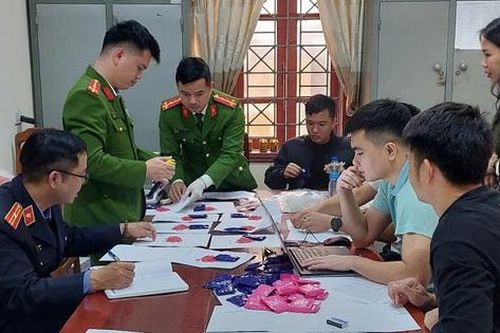 Lật tẩy thủ đoạn dùng xe quặng để vận chuyển 1kg ma túy đá và 36.000 viên hồng phiến