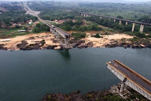 Số nạn nhân vụ sập cầu ở Brazil tăng lên 9 người, nhiều người vẫn mất tích