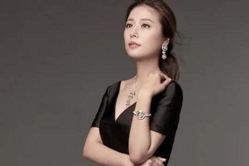 Lâm Tâm Như sở hữu khối tài sản hàng nghìn tỷ nhưng bị chỉ trích là keo kiệt