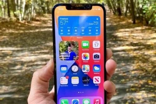 Chiến tướng iPhone 12 Pro rẻ như bèo cuối năm, viền thép siêu sang, iPhone 16 Pro titan cũng lép vế