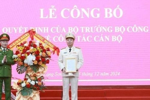 Trao quyết định bổ nhiệm Giám đốc Công an tỉnh Lạng Sơn