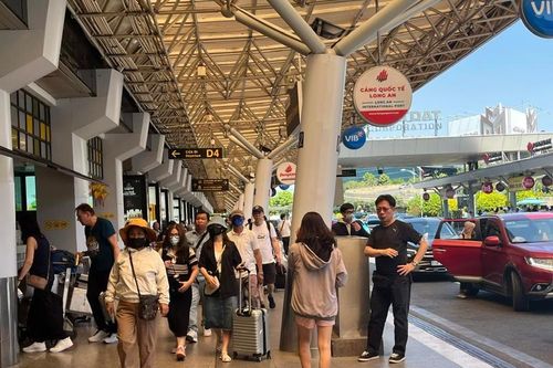 Sân bay Tân Sơn Nhất tăng cường số chuyến bay phục vụ nhu cầu Tết Nguyên đán