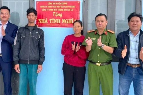 Khánh thành và bàn giao nhà tình nghĩa cho hộ nghèo tại xã Kông Bờ La