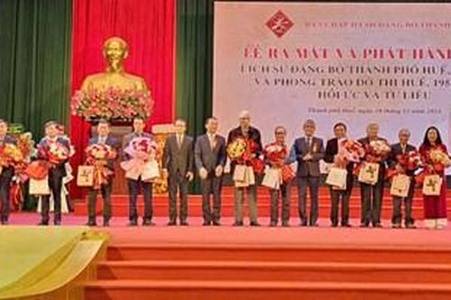 Ra mắt tập sách Lịch sử Đảng bộ thành phố và Phong trào đô thị Huế