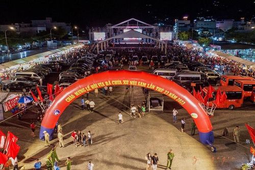Phục vụ tốt nhu cầu đi lại của nhân dân, bảo đảm trật tự, an toàn giao thông dịp cuối năm